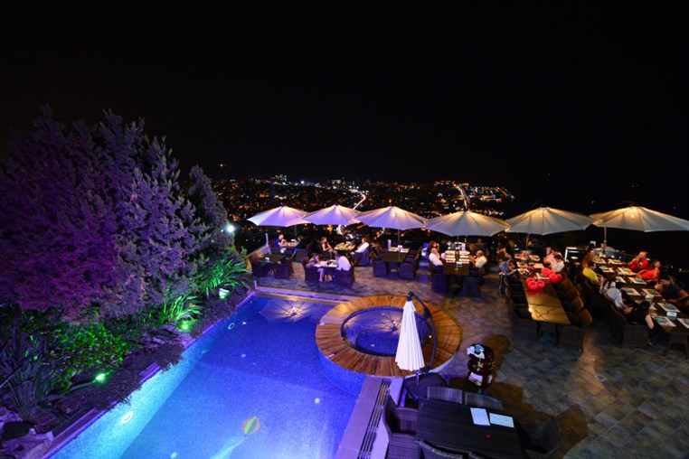Bay Lodge Terrace on Saturday Night